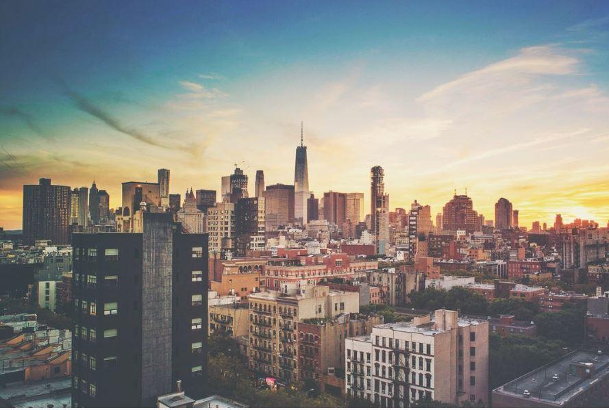 Beautiful cityscape - 80 Creative and inspiring engagement party ideas - Image