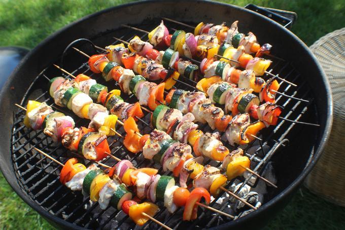BBQ - 80 Creative and inspiring engagement party ideas - Image