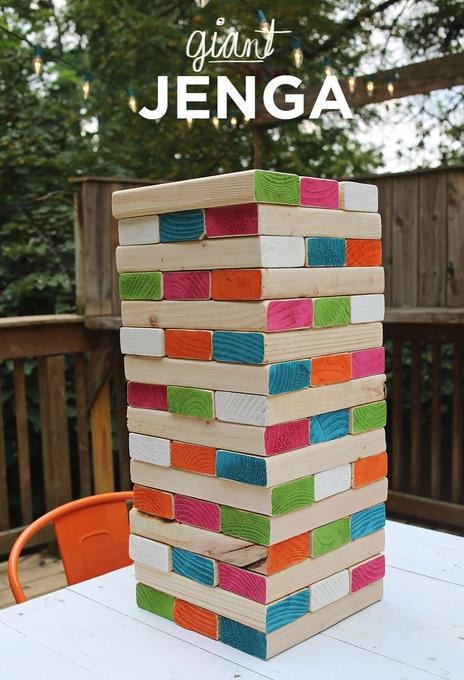 Giant Jenga - 80 Creative and inspiring engagement party ideas - Image